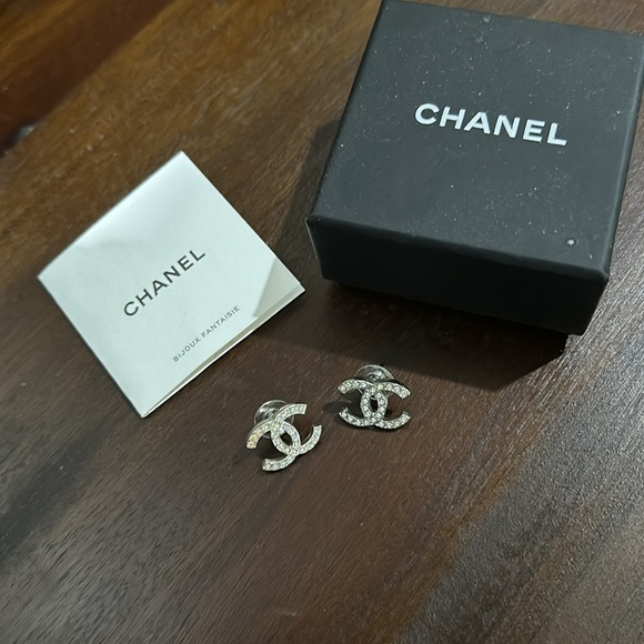 Chanel gorgeous double c earrings. Perfect condition! Comes with box and papers - Picture 5 of 5